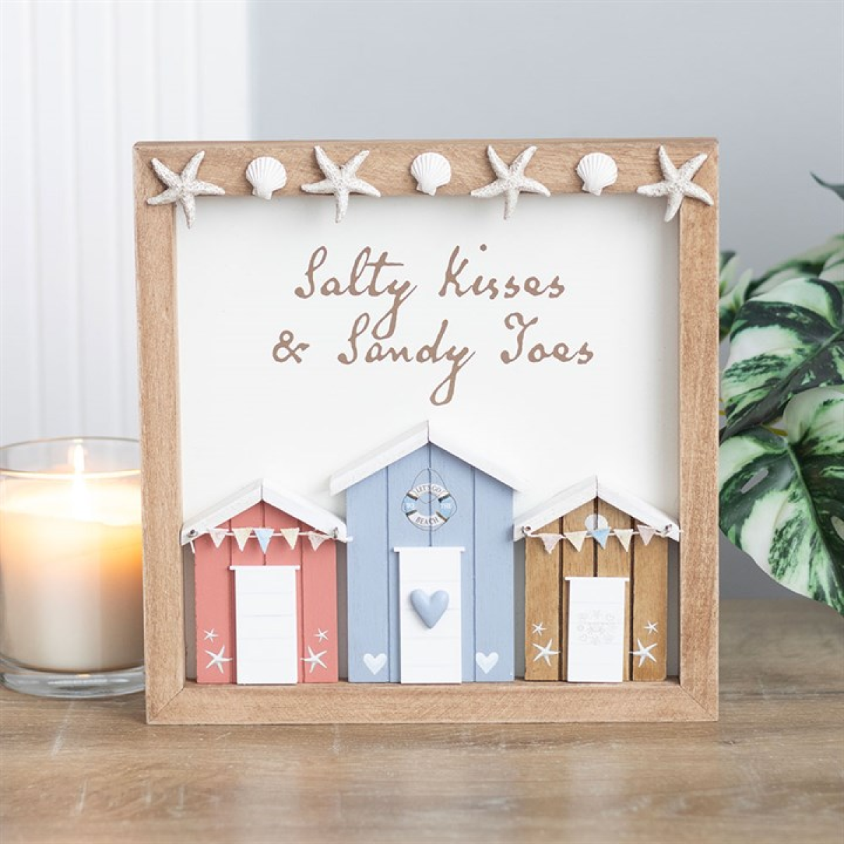 Wall plaques and pictures